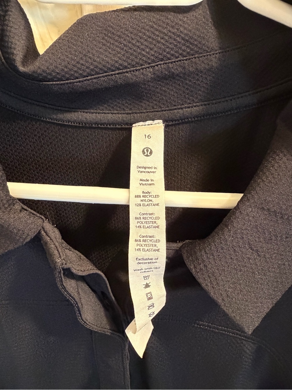 Lululemon Quick Drying Polo shirt - Picture 3 of 5